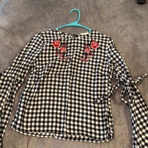 Checker top with roses